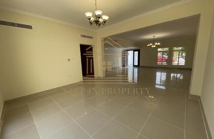 Villa - 4 - 5 for rent in Souk Al gharaffa - Al Gharrafa - Doha