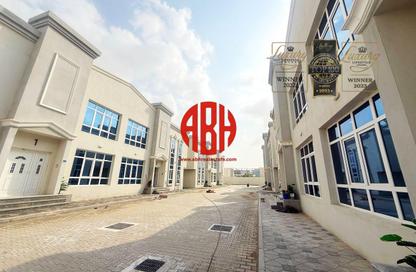 Villa - 4 Bedrooms - 5 Bathrooms for rent in Al Dana st - Muraikh - AlMuraikh - Doha