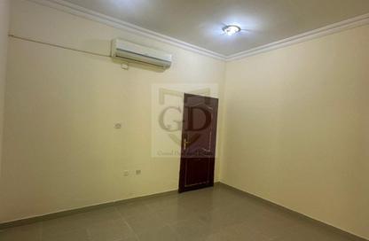Apartment - Studio - 1 Bathroom for rent in Ain Khaled - Doha