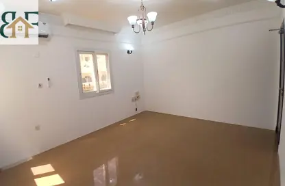 Apartment - 1 Bedroom - 1 Bathroom for rent in Umm Ghuwalina - Umm Ghuwailina - Doha