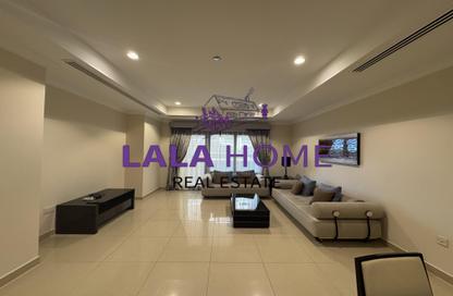 Apartment - 1 Bedroom - 2 Bathrooms for rent in Marina Gate - Porto Arabia - The Pearl Island - Doha