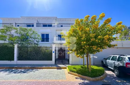 Villa - 6 Bedrooms - 7 Bathrooms for rent in Floresta Gardens - Floresta Gardens - The Pearl Island - Doha
