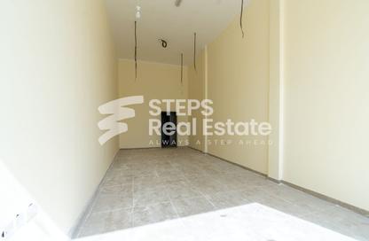 Retail - Studio - 1 Bathroom for rent in Umm Salal Ali - Umm Salal Ali - Doha