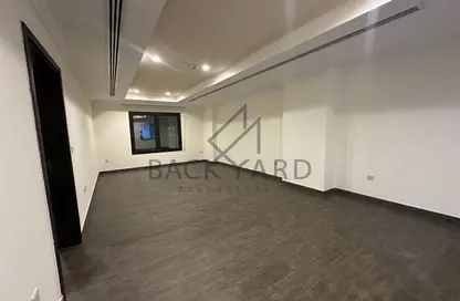 Apartment - 1 Bedroom - 2 Bathrooms for rent in West Porto Drive - Porto Arabia - The Pearl Island - Doha