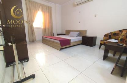 Apartment - Studio - 1 Bathroom for rent in Umm Ghwailina Comm - Umm Ghuwalina - Umm Ghuwailina - Doha