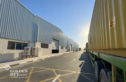 مخزن - استوديو للايجار في شارع الصناعية الشرقي - بركة العوامر - الوكرة