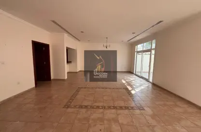 Compound - 3 Bedrooms - 5 Bathrooms for rent in Ain Khaled Villas - Ain Khaled - Doha