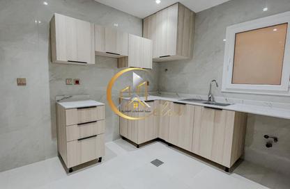 Apartment - 2 Bedrooms - 2 Bathrooms for rent in Al Khazin Street - Madinat Khalifa South - Madinat Khalifa - Doha