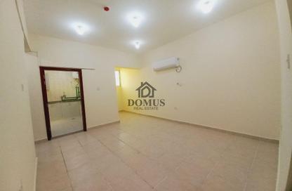 شقة - 2 غرف نوم - 2 حمامات للايجار في شارع ثابت بن زايد - المنصورة - الدوحة