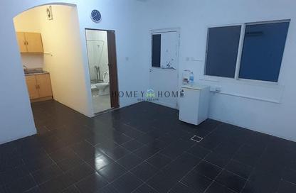 Apartment - Studio - 1 Bathroom for rent in Al Maamoura - Al Maamoura - Doha