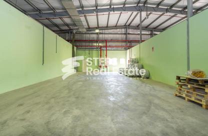 Warehouse - Studio - 1 Bathroom for rent in Industrial Area 4 - Industrial Area - Industrial Area - Doha