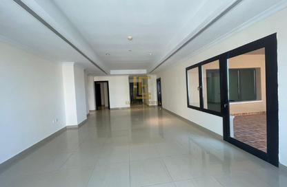 Apartment - 1 Bedroom - 2 Bathrooms for rent in Porto Arabia - The Pearl Island - Doha
