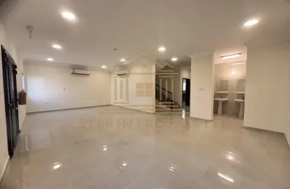 فيلا - 6 غرف نوم - 6 حمامات للايجار في الخيصة - الخيصة - أم صلال محمد