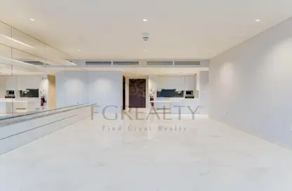 Apartment - 2 Bedrooms - 3 Bathrooms for sale in Seef Lusail Tower 1 - Seef Lusail - Lusail City - Lusail