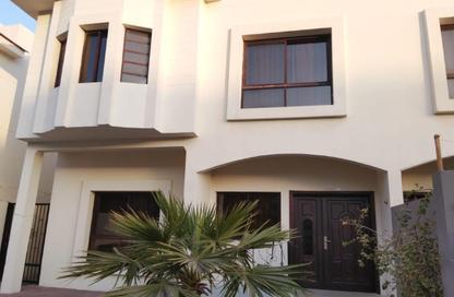 Villa - 4 Bedrooms - 4 Bathrooms for rent in Mamoura 18 - Al Maamoura - Doha