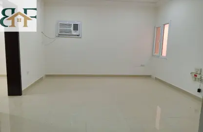 شقة - 2 غرف نوم - 2 حمامات للايجار في بن عمران - فريج بن عمران - الدوحة