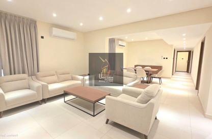 Apartment - 2 Bedrooms - 3 Bathrooms for rent in Umm Ghwailina Comm - Umm Ghuwalina - Umm Ghuwailina - Doha
