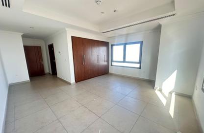 Apartment - 2 Bedrooms - 3 Bathrooms for rent in East Porto Drive - Porto Arabia - The Pearl Island - Doha Apartment - 2 Bedrooms - 3 Bathrooms for rent in East Porto Drive - Porto Arabia - The Pearl Island - Doha