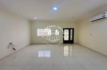 فيلا - 2 غرف نوم - 1 حمام للايجار في فلل عين خالد - عين خالد - الدوحة