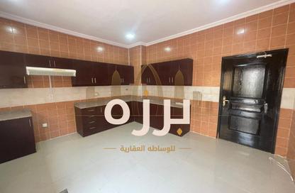 فيلا - 5 غرف نوم - 5 حمامات للايجار في جنوب الدحيل - الدحيل - الدوحة