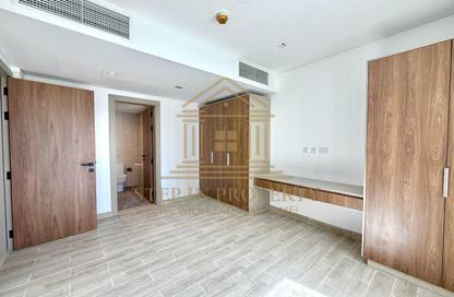Apartment - 2 Bedrooms - 3 Bathrooms for rent in Saraya Corniche Hotel - Corniche Road - Doha