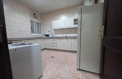 Apartment - 2 Bedrooms - 2 Bathrooms for rent in Bin Omran 35 - Fereej Bin Omran - Doha
