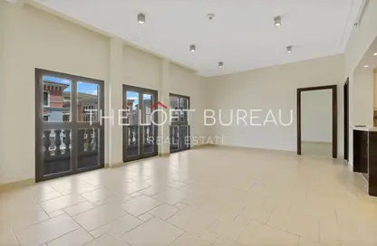 Apartment - 1 Bedroom - 2 Bathrooms for rent in Chateau - Qanat Quartier - The Pearl Island - Doha