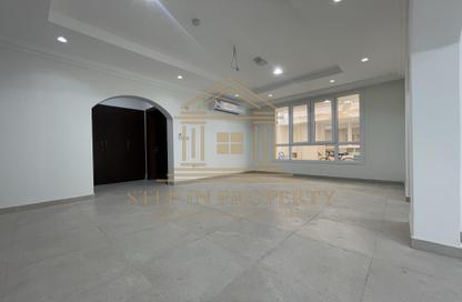 Villa - 5 Bedrooms - 6 Bathrooms for rent in Bab Al Rayyan - Muraikh - AlMuraikh - Doha