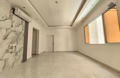 Apartment - 2 Bedrooms - 2 Bathrooms for rent in Al Mansoura - Al Mansoura - Doha