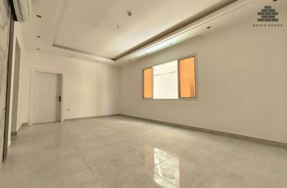 Apartment - 2 Bedrooms - 2 Bathrooms for rent in Al Mansoura - Al Mansoura - Doha