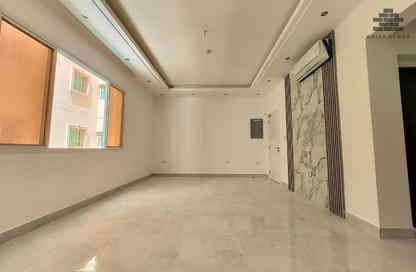 Apartment - 2 Bedrooms - 2 Bathrooms for rent in Al Mansoura - Al Mansoura - Doha