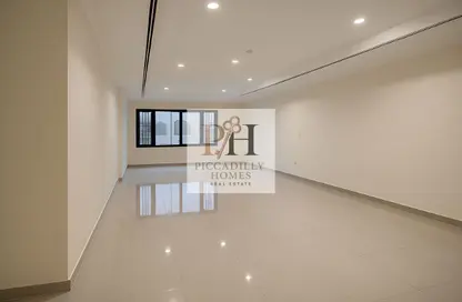 Apartment - 2 Bedrooms - 2 Bathrooms for rent in East Porto Drive - Porto Arabia - The Pearl Island - Doha