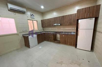 مجمع سكني - 3 غرف نوم - 5 حمامات للايجار في شارع الوعب - الوعب - الدوحة