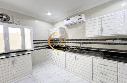 مجمع سكني - 4 غرف نوم - 4 حمامات للايجار في وادي المرخ - مريخ - المريخ - الدوحة