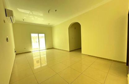 Apartment - 3 Bedrooms - 3 Bathrooms for rent in Al Nasr Street - Al Nasr - Doha Apartment - 3 Bedrooms - 3 Bathrooms for rent in Al Nasr Street - Al Nasr - Doha