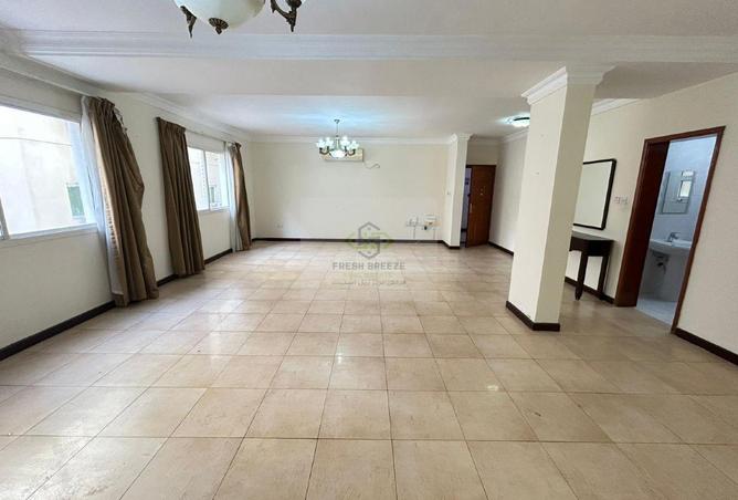 1020737 - Property Image 2