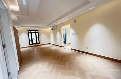 Apartment - 2 Bedrooms - 2 Bathrooms for rent in Al Nasr Street - Al Nasr - Doha