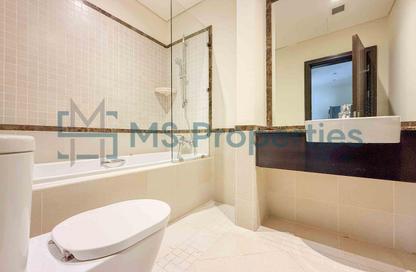 Apartment - 3 Bedrooms - 4 Bathrooms for rent in Carnaval - Qanat Quartier - The Pearl Island - Doha