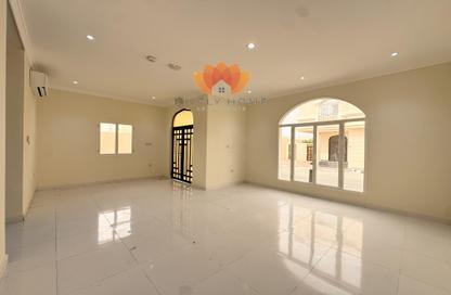 Villa - 6 Bedrooms - 5 Bathrooms for rent in Umm Salal Ali - Umm Salal Ali - Doha