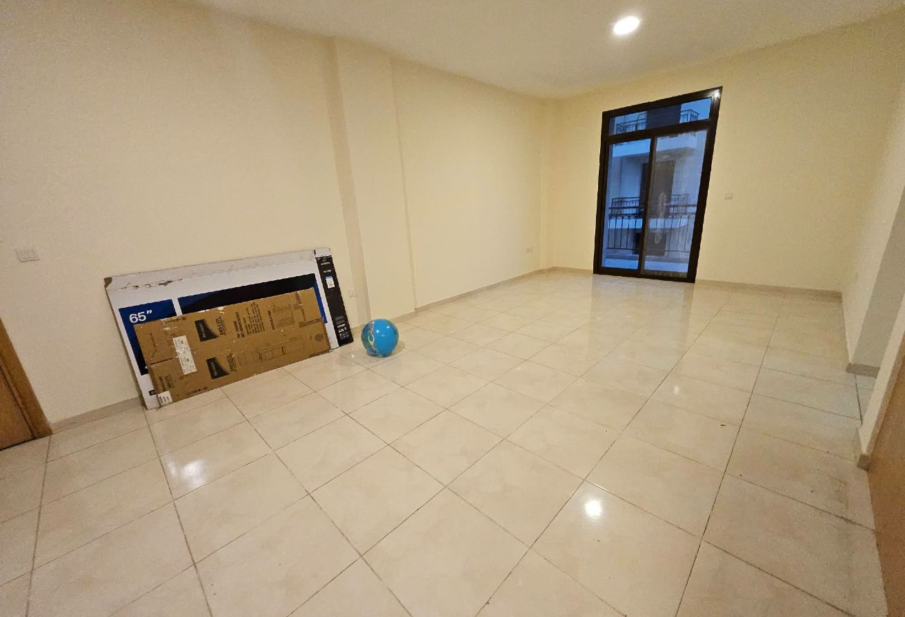 BIG 2 BEDROOMS VERY SPACIOUS APARTMENT ONLY @ 6000 thumbnail 5