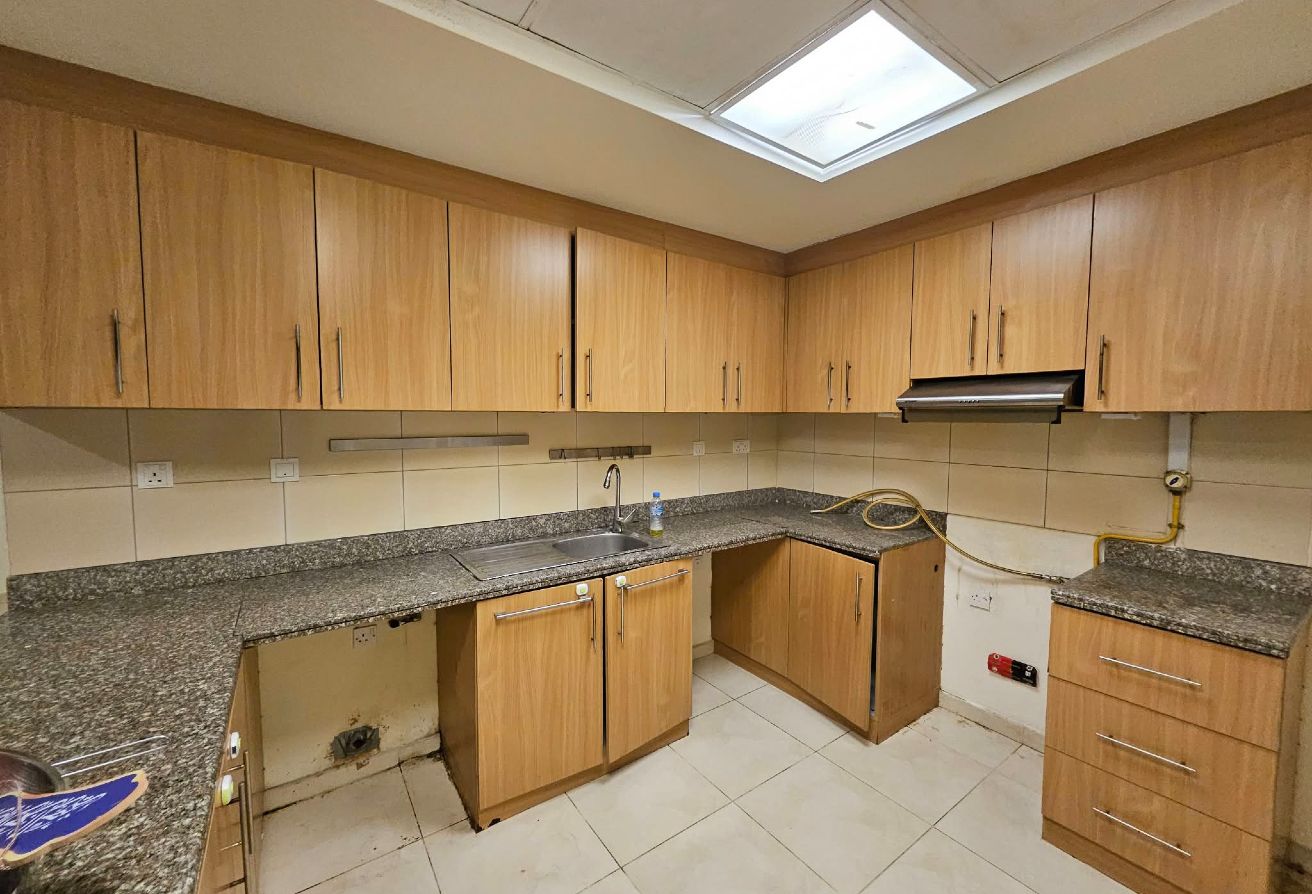 BIG 2 BEDROOMS VERY SPACIOUS APARTMENT ONLY @ 6000 thumbnail 4