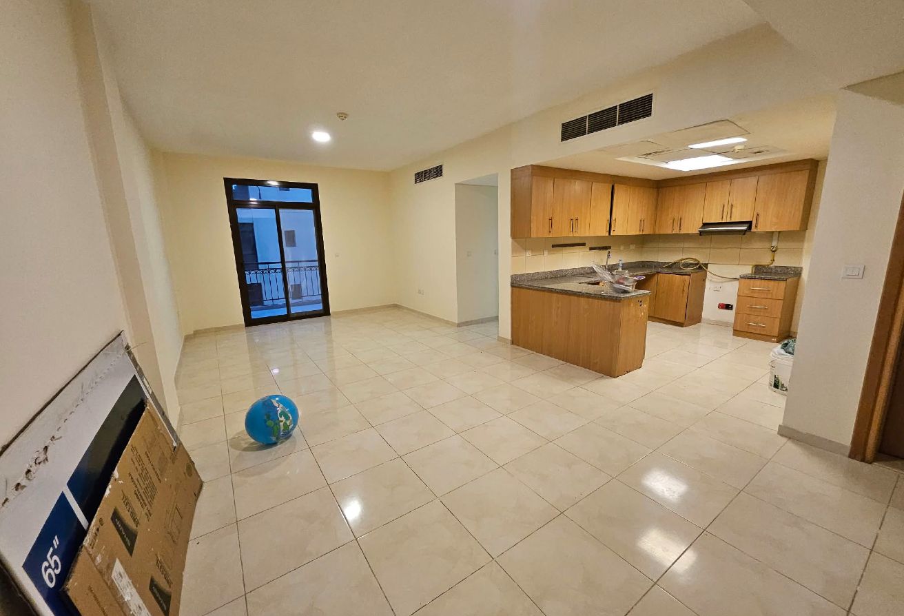 BIG 2 BEDROOMS VERY SPACIOUS APARTMENT ONLY @ 6000
