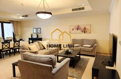 Apartment - 2 Bedrooms - 2 Bathrooms for rent in West Porto Drive - Porto Arabia - The Pearl Island - Doha