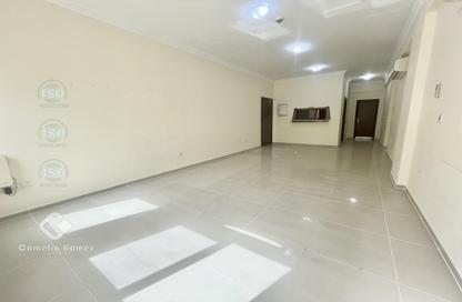 شقة - 2 غرف نوم - 3 حمامات للايجار في 870 شارع - جنوب الدحيل - الدحيل - الدوحة