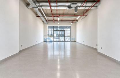 Shop - Studio - 4 for rent in Marina 33 - Marina District - Lusail