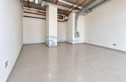 Shop - Studio - 4 for rent in Marina 33 - Marina District - Lusail