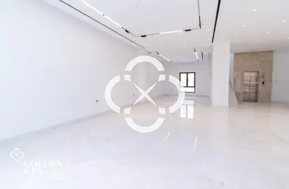 فيلا - 5 غرف نوم - 7 حمامات للبيع في فريج عبد العزيز - فريج عبد العزيز - الدوحة