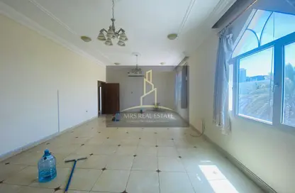 Apartment - 2 Bedrooms - 2 Bathrooms for rent in Onaiza Street - Diplomatic Area - Doha