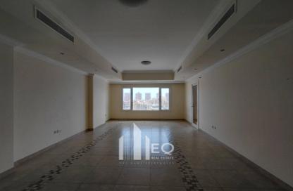 Apartment - 2 Bedrooms - 3 Bathrooms for rent in East Porto Drive - Porto Arabia - The Pearl Island - Doha