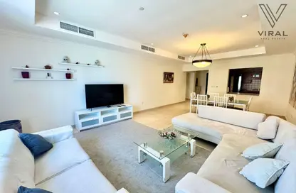 Apartment - 1 Bedroom - 2 Bathrooms for rent in East Porto Drive - Porto Arabia - The Pearl Island - Doha
